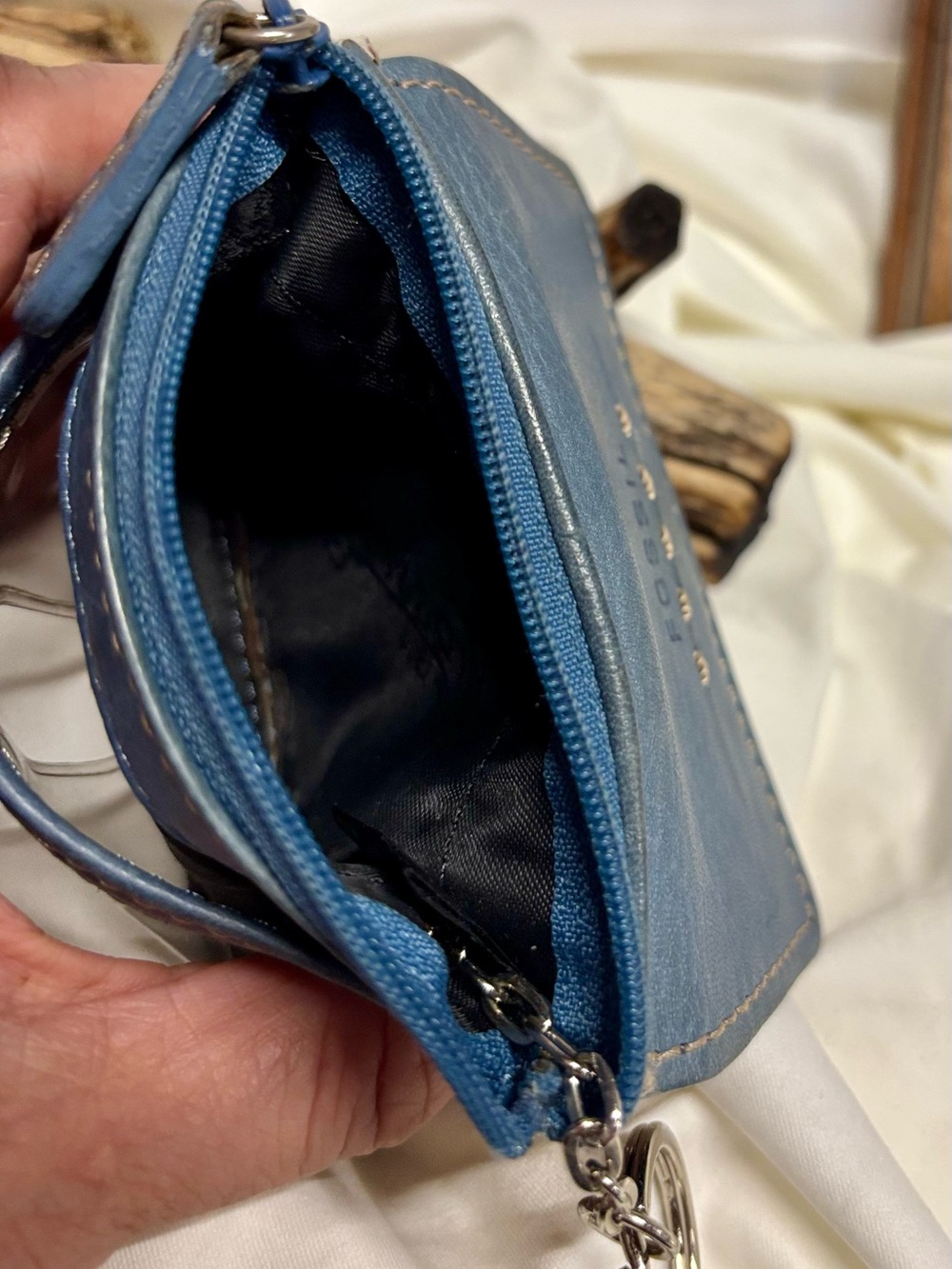 2 Sets of Fossil Small Leather Zip Wallets in Deep Brown and Light Blue - Picture 4 of 12
